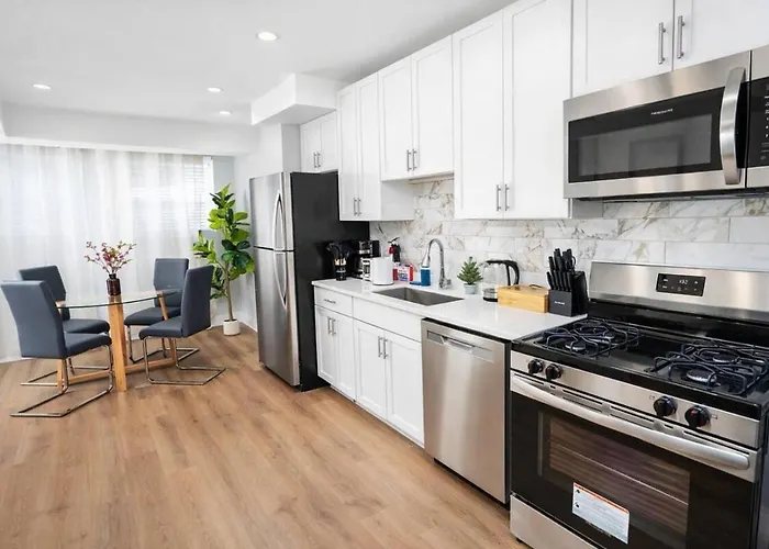 Cozy 3br Garden Near Loyola & Downtown * Chicago